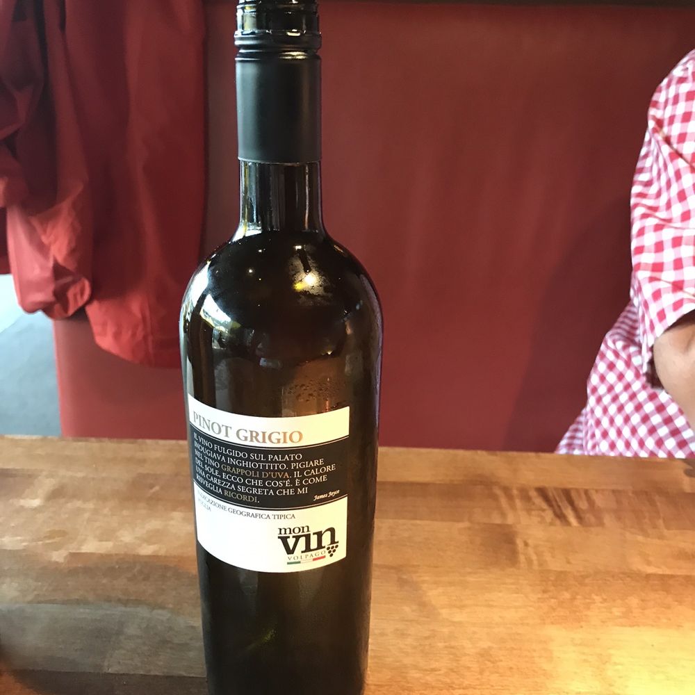 Cactus Club Cafe - Italian Pinot Grigio - Canadian (New) Near Me - Burnaby, British Columbia