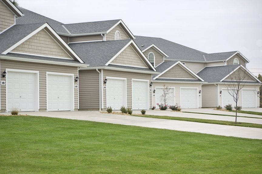 EAGLE’S CREST TOWNHOMES Updated October 2024 447 Tumbleweed Pl