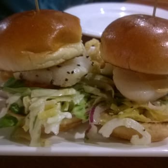 Tommy Bahama - sliders - Seafood Near Me - Kihei, Hawaii