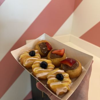Dapper Doughnut - Donuts Near Me - Sanford, Florida Dapper Doughnut - Donuts Near Me - Sanford, Florida
