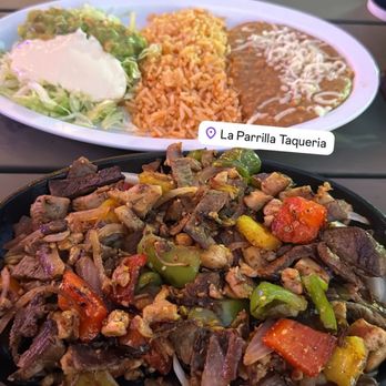 La Parrilla Taqueria - Beef and chicken fajita plate - Mexican Near Me - Atascadero, California La Parrilla Taqueria - Beef and chicken fajita plate - Mexican Near Me - Atascadero, California