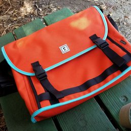 Rickshaw ショルダーバッグ made in San Francisco Bags