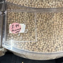 Nur Market & Restaurant - Garbanzo beans. Good price.