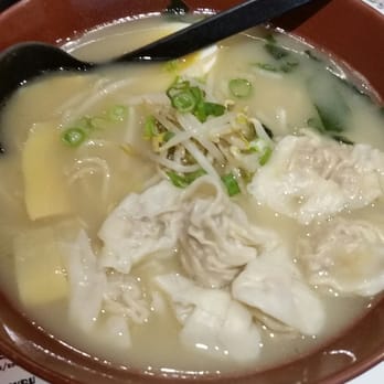 Sumo Ramen - Ramen with wonton in spicy hot pepper broth. - Ramen Near Me - Montreal, Quebec Sumo Ramen - Ramen with wonton in spicy hot pepper broth. - Ramen Near Me - Montreal, Quebec