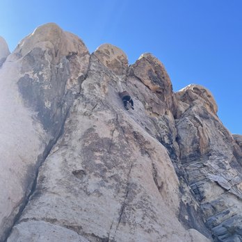 Cliffhanger Guides - Climbing Near Me - Joshua Tree, California