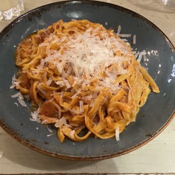 Pasta Fresca - Linguine all'amatriciana with tomatoes. - Italian Near Me - Prague, Puerto Rico Pasta Fresca - Linguine all'amatriciana with tomatoes. - Italian Near Me - Prague, Puerto Rico