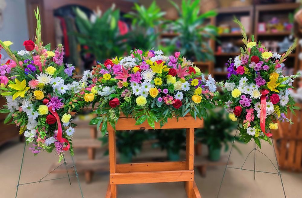 AKARD FLORIST Updated July 2024 45 Photos 1406 22nd St, Woodward