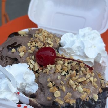 Ollie’s Ice Cream + Stuff - Hot brownie sundae with hot fudge added - Ice Cream & Frozen Yogurt Near Me - Brooklyn, New York Ollie’s Ice Cream + Stuff - Hot brownie sundae with hot fudge added - Ice Cream & Frozen Yogurt Near Me - Brooklyn, New York