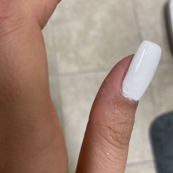Vivian Nails & Spa - Debris from the gel and sloppy paint job - Nail Salons Near Me - Bloomfield, New Jersey