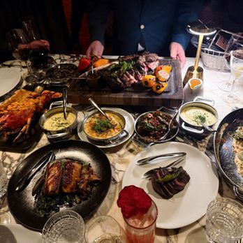 Carversteak - Cs Tomahawk, Lobster En Croute, Black Cod, Filet Mignon, Seared U-10 Sea Scallops Pommes Puree, Brussels Sprouts, Creamed Corn - Steakhouses Near Me - Las Vegas, Nevada Carversteak - Cs Tomahawk, Lobster En Croute, Black Cod, Filet Mignon, Seared U-10 Sea Scallops Pommes Puree, Brussels Sprouts, Creamed Corn - Steakhouses Near Me - Las Vegas, Nevada