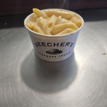 Beecher's Handmade Cheese - Mac and cheese - Cheese Shops Near Me - Seattle, Washington