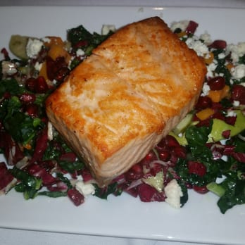 Old Ebbitt Grill - Atlantic Salmon Salad - Bars Near Me - Washington, DC, District of Columbia