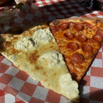 John And John's A Pizza Shop - White and pepperoni pizza - Pizza Near Me - Orlando, Florida John And John's A Pizza Shop - White and pepperoni pizza - Pizza Near Me - Orlando, Florida