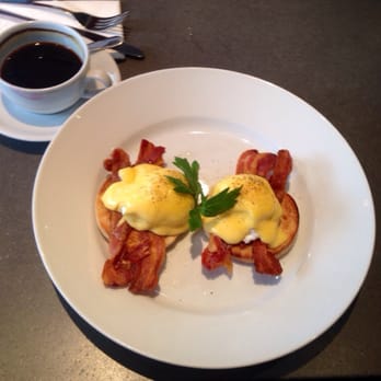VQ Chelsea - Eggs Benedict with bacon! Very good! - Diners Near Me - London, XGL VQ Chelsea - Eggs Benedict with bacon! Very good! - Diners Near Me - London, XGL