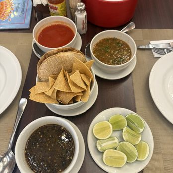 El Rey del Cabrito - Complimentary chips and salsas - Steakhouses Near Me - Monterrey, NLE El Rey del Cabrito - Complimentary chips and salsas - Steakhouses Near Me - Monterrey, NLE