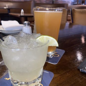 Iron City Tavern - Margarita and Blue Moon - American Near Me - San Pedro, California