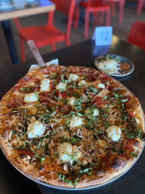Luna Pizzeria by null