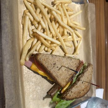 Center Street Grille - Grilled Club - Sports Bars Near Me - Northville, Michigan