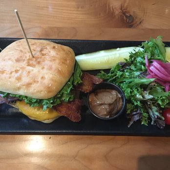 Sunriver Brewing Co - Sunriver Pub - Brew burger, and a side salad with balsamic dressing - Brewpubs Near Me - Sunriver, Oregon Sunriver Brewing Co - Sunriver Pub - Brew burger, and a side salad with balsamic dressing - Brewpubs Near Me - Sunriver, Oregon