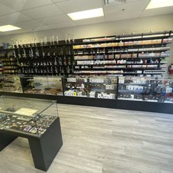 Fuego Smoke Shop - American made glass brought to you by premier local artists.