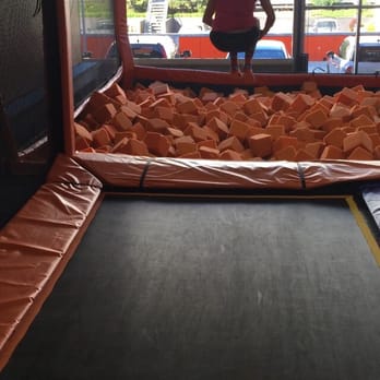 Sky Zone - The foam pit - Trampoline Parks Near Me - Alexandria, NSW