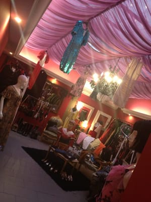 Street Doing Vintage Couture by null