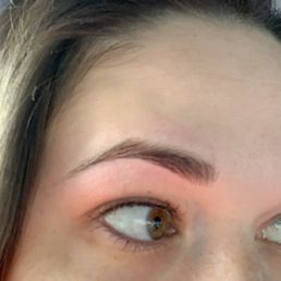 Shaped eyebrow