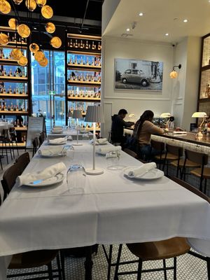 SOCIAL CORNER COAL HARBOUR by null