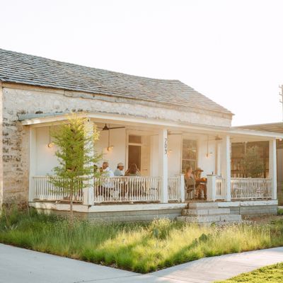 Junebug's BBQ by null