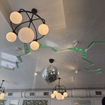 Crack'D Brunch - Ceiling design - Breakfast & Brunch Near Me - New Orleans, Louisiana