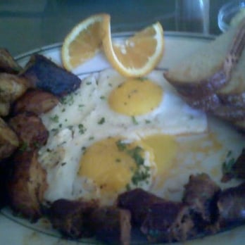 La Note - des oeufs, les pommes de terre, deux saucission et du pain!! Oh mon dieu... - French Near Me - Berkeley, California