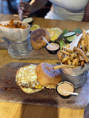 Bang Bang Burgers by null