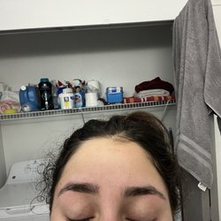 Perfect Eyebrows - an Herbal Salon