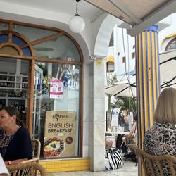 El Meson - Patio