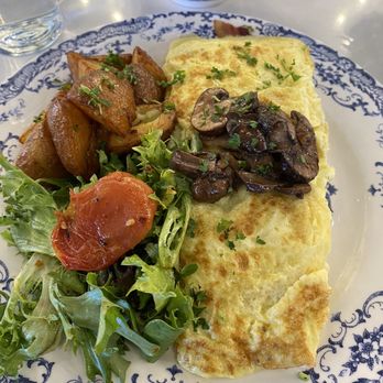 The Bloom Lounge - Truffle omelette - Breakfast & Brunch Near Me - Plano, Texas