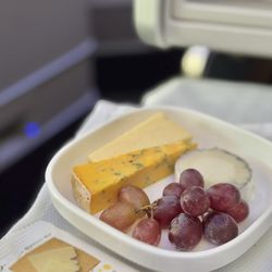 United Airlines - Fruit and cheese plate