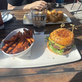 Belmont Brewing - Belmont Burger and Sweet potato Fries - Breweries Near Me - Long Beach, California