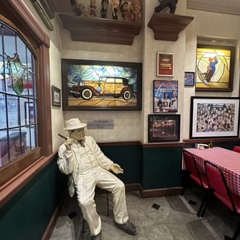 Rigazzi's - Inside decor - Italian Near Me - Saint Louis, Missouri Rigazzi's - Inside decor - Italian Near Me - Saint Louis, Missouri