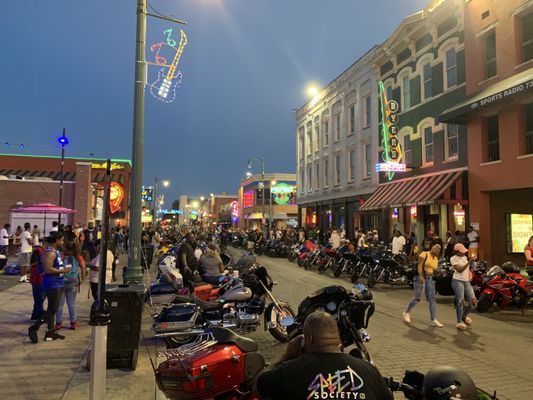 Beale Street Entertainment District by null