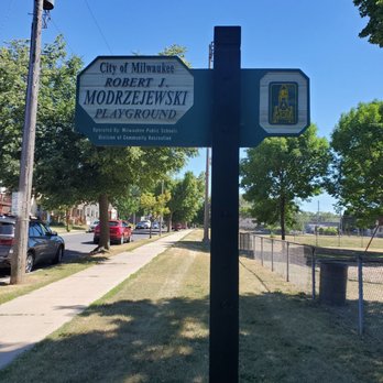 Robert J. Modrzejewski Playground - Parks Near Me - Milwaukee, Wisconsin