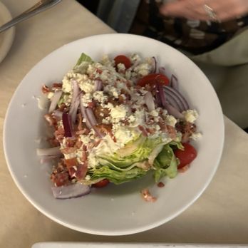 Hotel El Capitan - Wedge salad - Hotels Near Me - Van Horn, Texas Hotel El Capitan - Wedge salad - Hotels Near Me - Van Horn, Texas