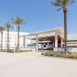 Hoag Orthopedic Institute - New main entrance for Hoag Orthopedic Institute at Hoag Hospital Irvine.