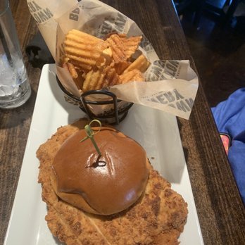 Bricktown Brewery - Chicken sandwich - Breweries Near Me - Midwest City, Oklahoma