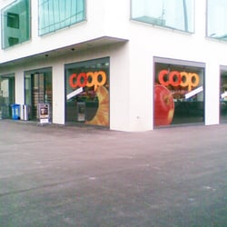 Coop - Der Coop 17 Stunden Shop zwischen Prime Tower und Eingang Bahnhof Hardbrücke