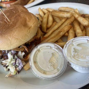 Moo Moo's Burger Barn - Oinkin' Moo - Burgers Near Me - Rocklin, California
