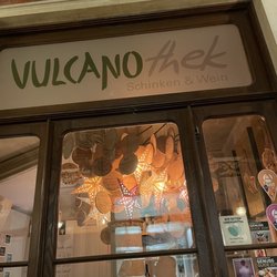 Vulcanothek - I took this photo so I could remember the name so I could warn others not to go.