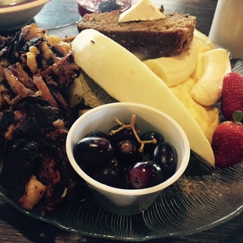 Frog Pond - Breakfast & Brunch Near Me - North Redington Beach, Florida