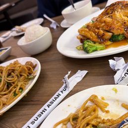 Lo mein , teriyaki chicken
