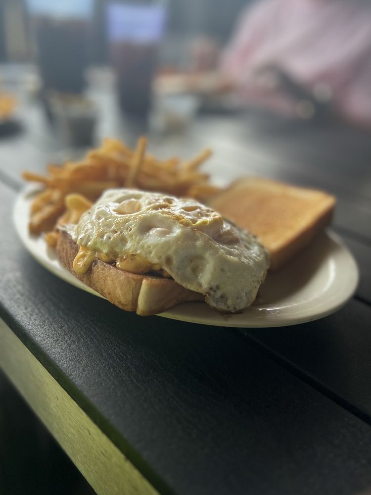 Fins Grill & Icehouse