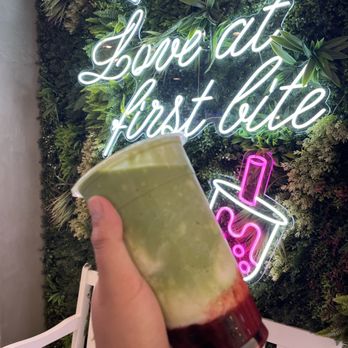 Devil & Angel - Matcha strawberry smoothie - Desserts Near Me - Daly City, California